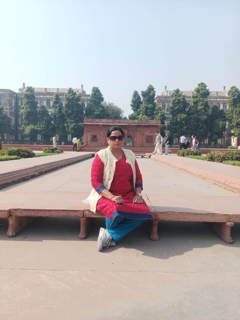 Mrs. Sharda Singh 